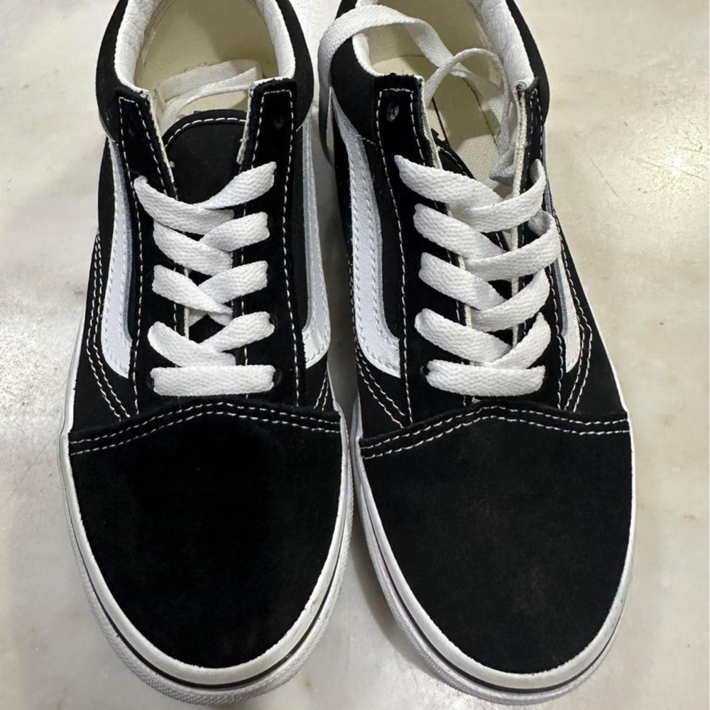 kids size 3 vans sneakers